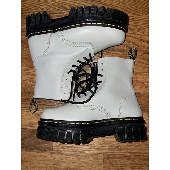 NWT Dr Martens Audrick 8-Eye Women’s Grey Leather Platform Boots Sz US 7 38 - Picture 6 of 8